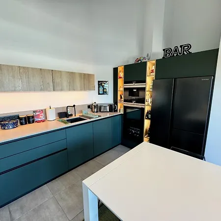 Apartment T3 Neuf Terrasse Xxl Parking Prive Classe 4 Etoiles *
